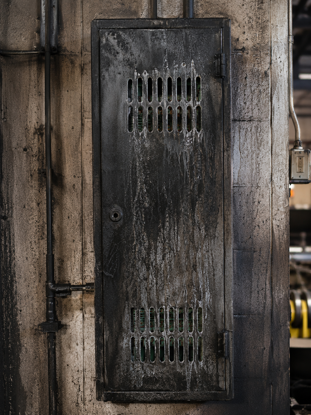 Ventilation cabinet before dry ice cleaning by CRYOSTRAL